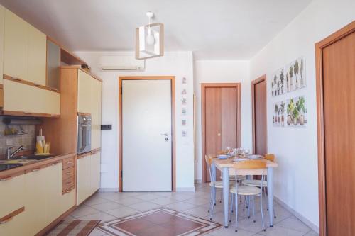 Facilities, Iside Apartment - piscina - vista mare in Crotone