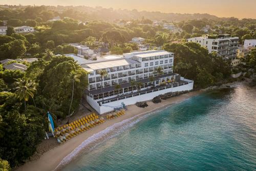 전망, 웨이브스 호텔 앤 스파 바이 엘리건트 호텔 (Waves Hotel and Spa by Elegant Hotels) in 세인트 제임스