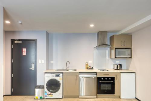 Marsden Suites Albany - image 4