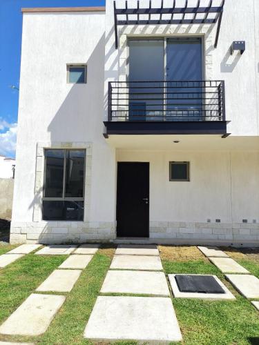Casa Alba completa en Residencial Facturamos – khách sạn tại Autopista Poniente