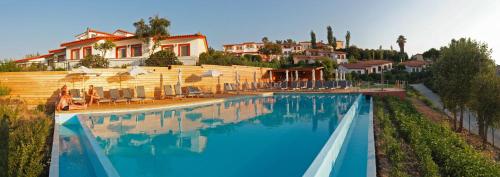 Belvedere Aeolis Hotel - image 11