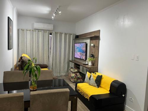 Aconchego no Canto do Forte - Ar Condicionados - Tvs Grandes - Wi-fi e Estacionamento Incluso! – khách sạn tại Canto do Forte