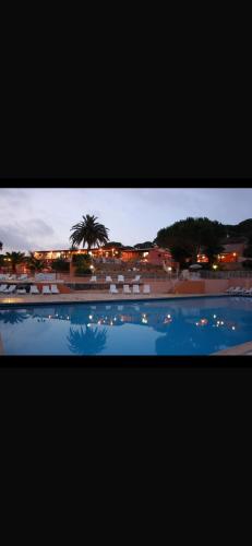 Saint tropez, Gassin , Mobil Home luxe chez Josy in 賈森