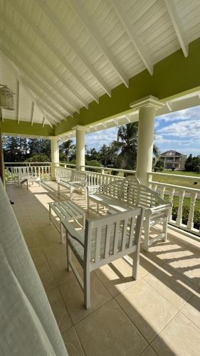 Villa Ola Kala in Lovlenda