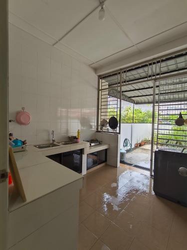 Kitchen, Moyan (Batu Kawa) @ Natol in Bau