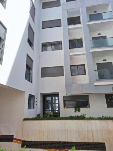 Bel appartement familial résidence sécurisée (Bel appartement familial residence securisee) in 아인 초크
