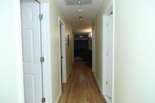 Spacious 3 Bedroom, 15 Min to EWR Airport and Parks