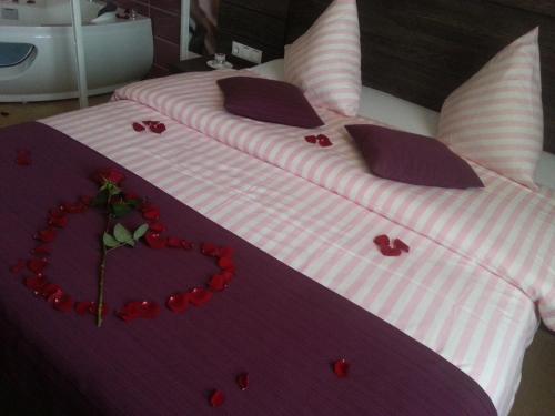 Hotel Sheriff - image 2