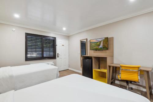 Hotel H-Wood - image 11