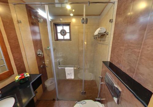 Deluxe Double or Twin Room image 5