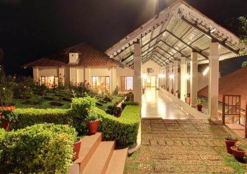 A szálláshely kívülről, KTDC Tea County Resort in Csendes Völgy