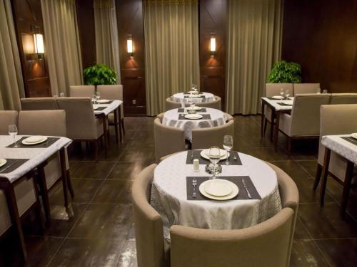 New Beacon Chuyu Hotel – Wuhan, OH