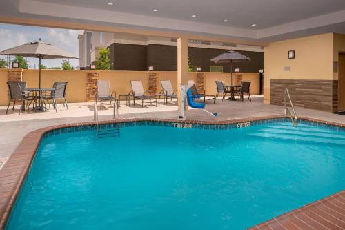 Swimming pool, Fairfield by Marriott Inn & Suites New Orleans Metairie in Metairie (LA)