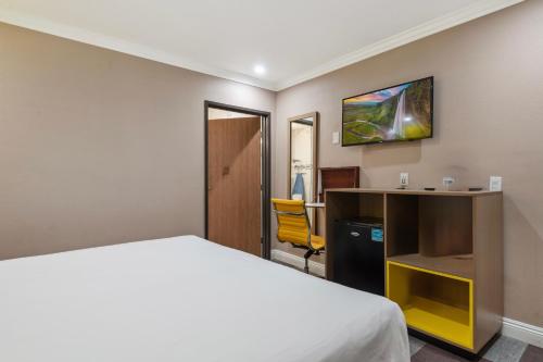 Single Room - Disability Access image 1