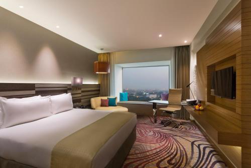 room detail thumbnail 1