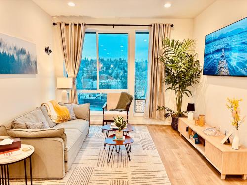 Luxe & Bright Gem - Prime Location, Roof Deck, View, Сиэтл (фото 3)
