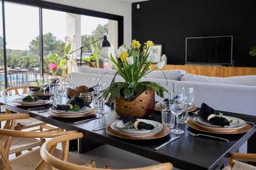 Villa Sitges Casa Selva 7 minutos de Sitges en coche Diseño Comodidad Nueva Ideal para Vacaciones (Villa Sitges Casa Selva 7 minutos de Sitges en coche Diseno Comodidad Nueva Ideal para Vacaciones) in กินต์ มาร์