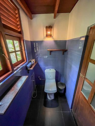 Deluxe Double Room with Balcony image 10