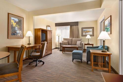 Wingate by Wyndham Denver Tech Center - image 14