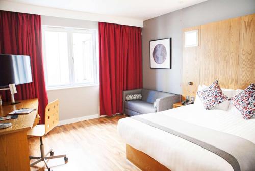 Ramada by Wyndham Belfast - image 9