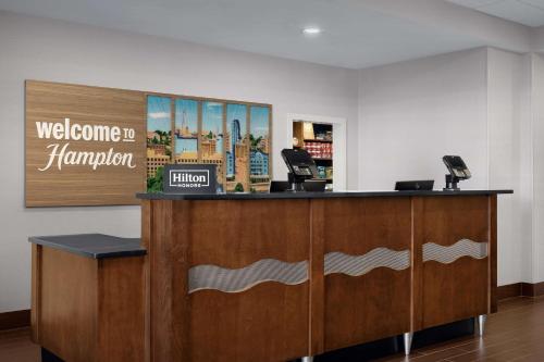 Hampton Inn and Suites Lynchburg - Hotel