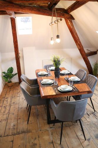 charmantes Apartment mit voll ausgestatteter Küche, Kingsize-Betten, Billard & Tischkicker in Eltville am Rhein, Deutschland
