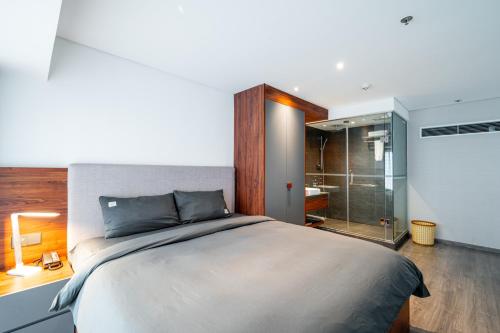 PentStudio Duplex Apartment