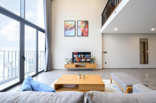 PentStudio Duplex Apartment