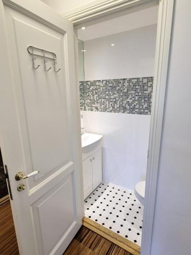 Mini Penthhouse-Cozy Luxury in Tallinn Old Town, Tallinn (foto 7)