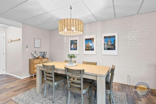 New Lake View Retreat Pool 4min to Beach New Lake View Retreat Pool 4min to Beach