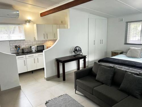 Flat on 8 Lindsay, Ballito (photo 10)