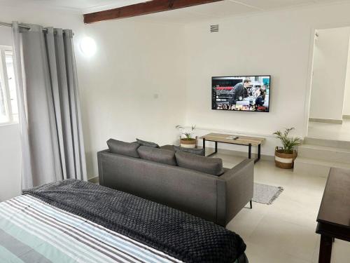 Flat on 8 Lindsay, Ballito (photo 9)
