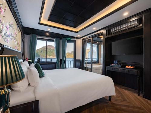 Senior Suite Twin/ Double Private Balcony - 2 Days 1 Night image 3
