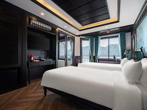 Senior Suite Twin/ Double Private Balcony - 2 Days 1 Night room in Rita Cruise