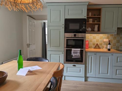 Unwind at Hilltop Farm Cottage with Valley Views in Cappoquin