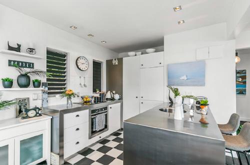 Spectacular Ocean View Retreat in Plimmerton