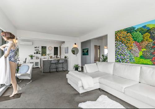 Spectacular Ocean View Retreat in Plimmerton