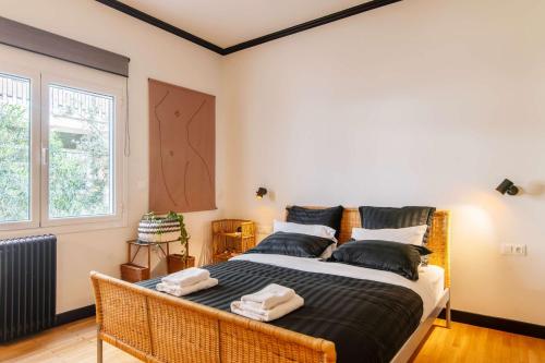 Stylish 1BR in Kolonaki l Dedicated Workspace - Tap to explore photos