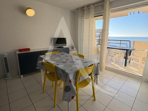 Apartment with Sea View room in 1 CHAMBRE VUE MER ACCES DIRECT PLAGE