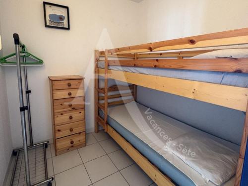 Apartment with Sea View image 5