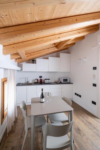 virtuve, Borgo Paolin - Camere in vigna in Volpago Del Montello