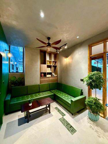 Lobby, 1995S Hostel in Hue