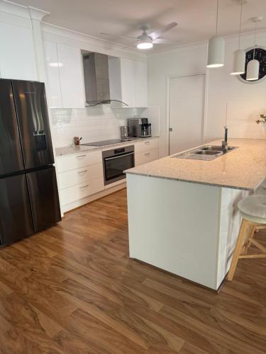 Tranquil Retreat - Your Own Room in a Peaceful Modern Shared House in Warner Lakes in Brisbane Northern Suburbs