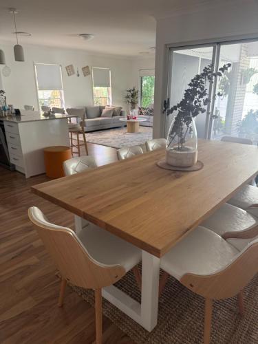 Facilities, Tranquil Retreat - Your Own Room in a Peaceful Modern Shared House in Warner Lakes in Brisbane Northern Suburbs