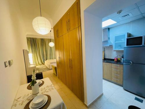 Studio in Dubai Marina walking JBR Beach & Cruise - image 11
