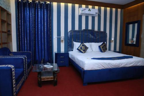 Hotel palm east lahore - image 3