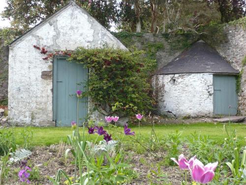 Escape to Garden Haybarn Loft in Georgian Estate Stay in Cappoquin