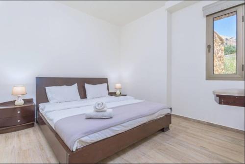 Yara's 2BR Terrace Retreat in Faraya