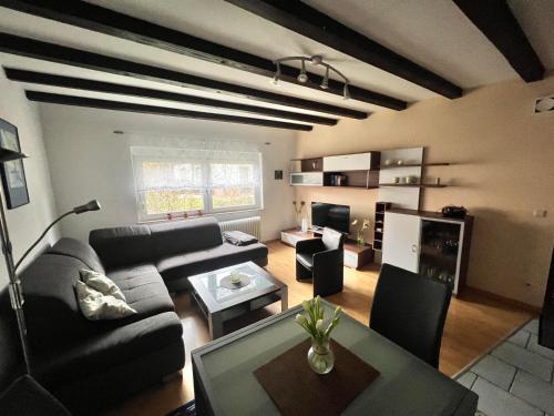 Ferienwohnung Gaby - im Weingut Doll in 格萊斯采倫格萊斯霍巴赫