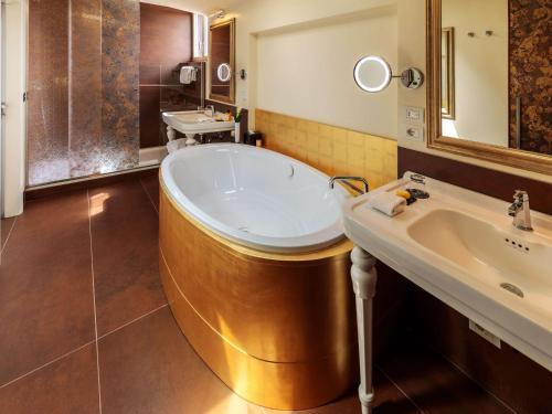 644222127 Hotel Papadopoli Venezia - MGallery Collection